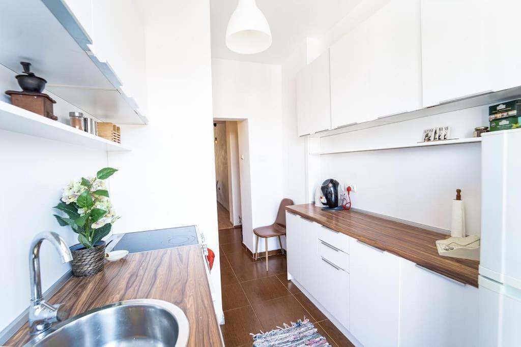 Central Apartment 2Bd Next To Vitosha Bul. โซเฟีย ภายนอก รูปภาพ